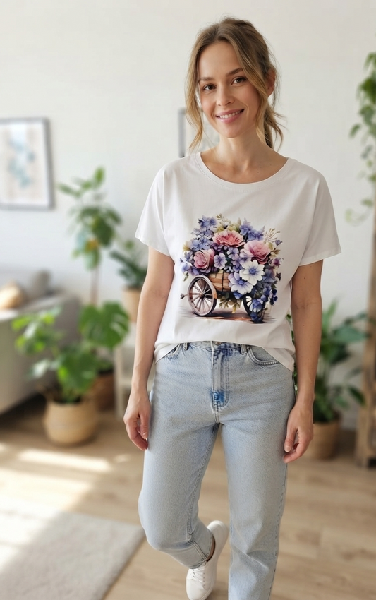 Virágos taligás pamut póló – Hófehér | L-XXL | Hátul hosszított fazon