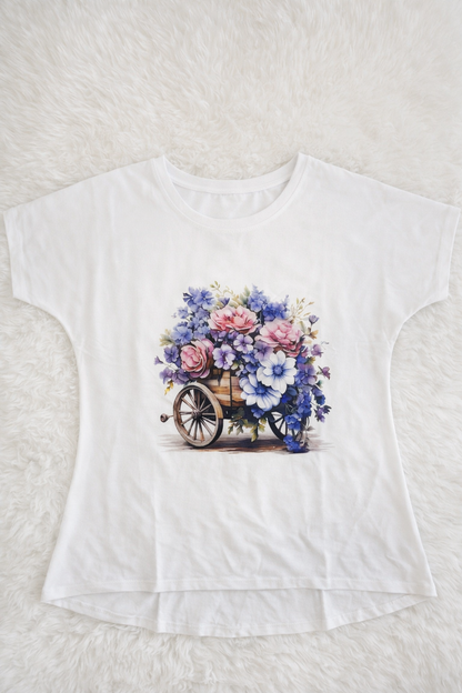 Virágos taligás pamut póló – Hófehér | L-XXL | Hátul hosszított fazon